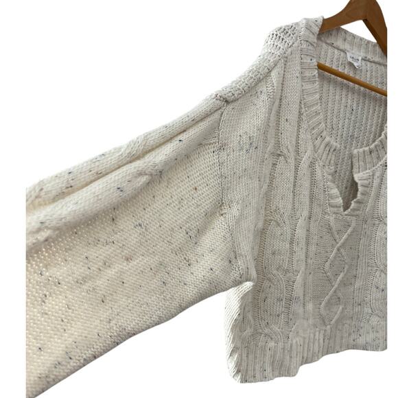 Le Lis Oversized Wool-Blend Cable Knit Cropped V-Neck Cream Sweater Size Large - Picture 9 of 10